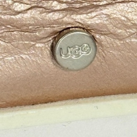 UGG Women's Rose Gold Metallic Leather Crisscross Strap Slides Sandals Size 8 - Picture 2 of 7